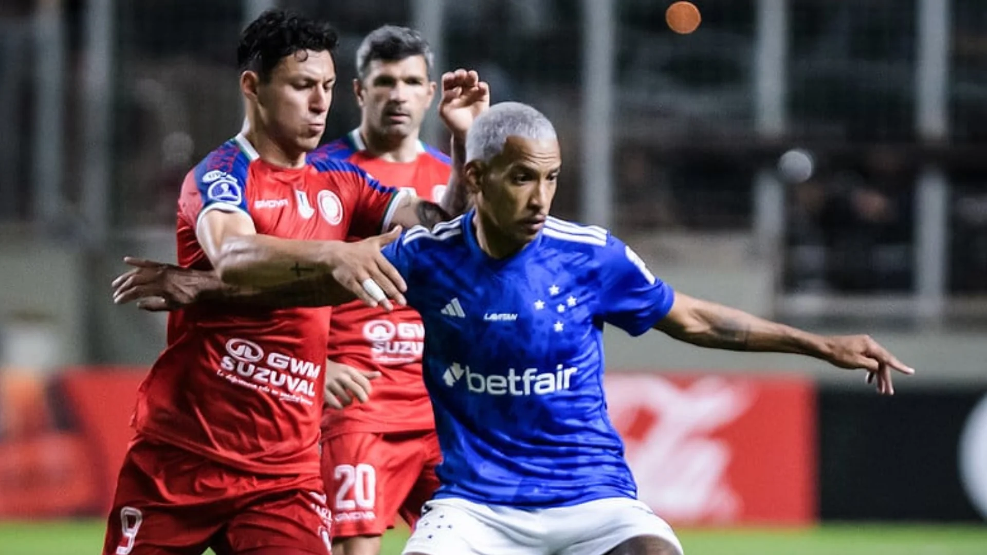 Cruzeiro Depende de Vitória no Mineirão para Avançar às Oitavas da Sul-Americana.