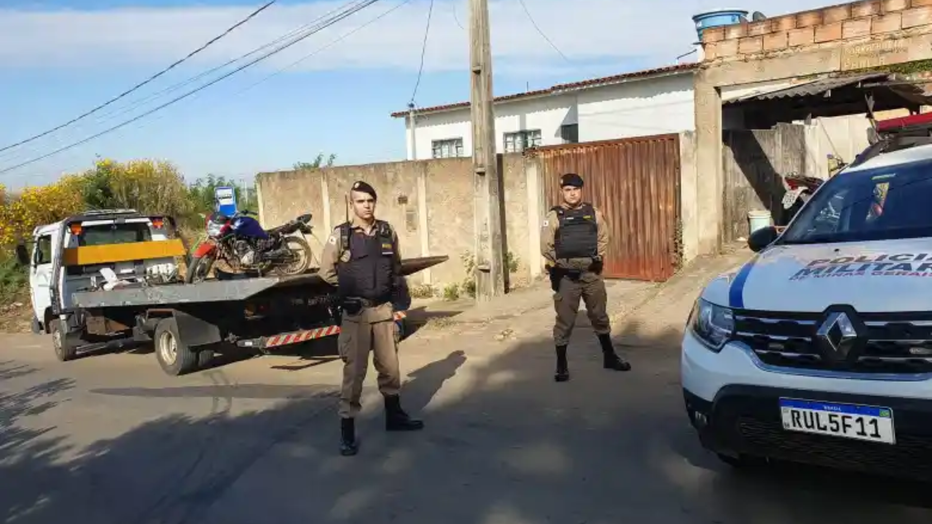 PM Prende Receptador e Recupera Motocicleta Furtada em Bom Despacho.