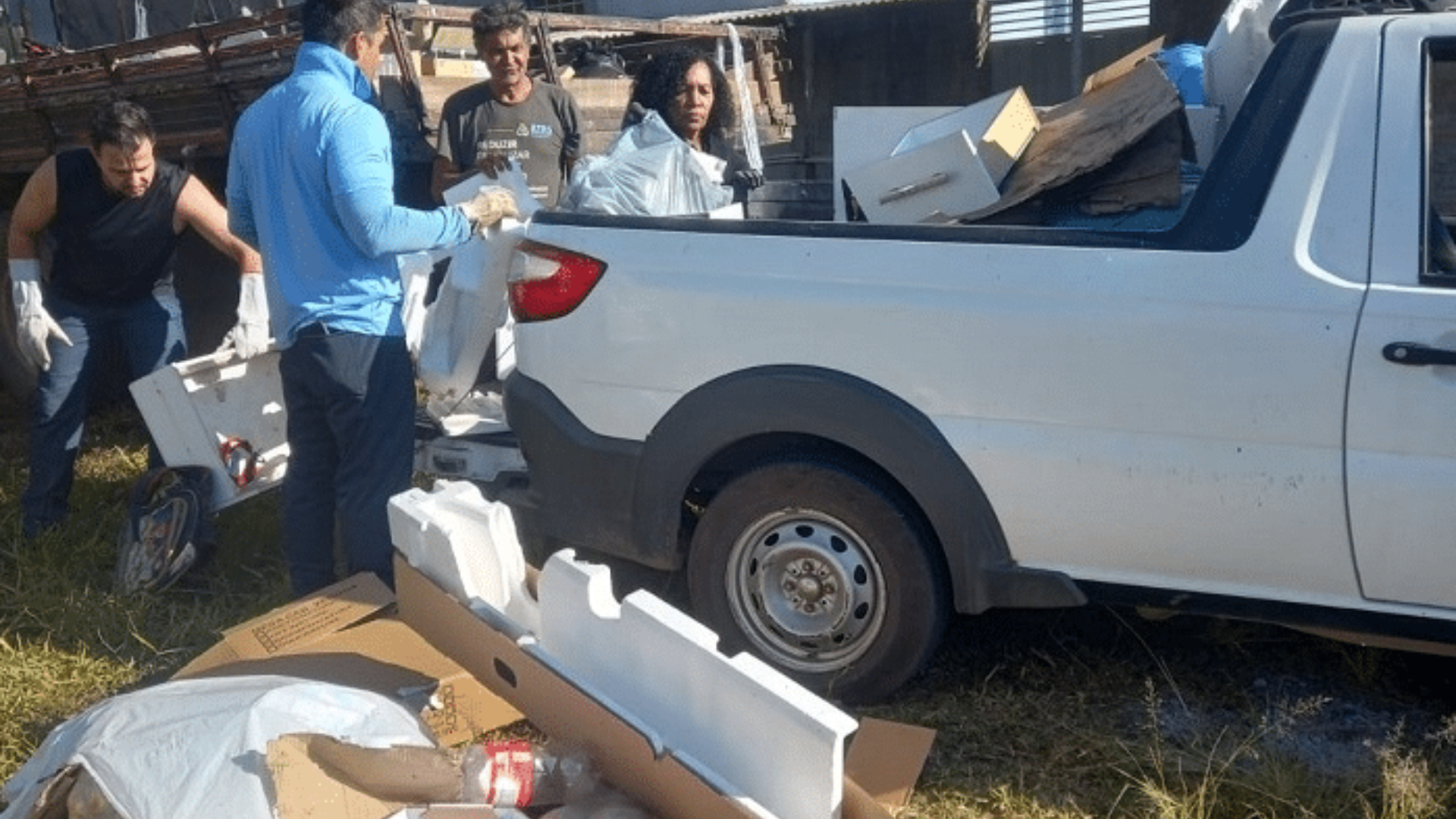 Mutirão de Limpeza em Divinópolis Recolhe 3 Toneladas de Materiais.