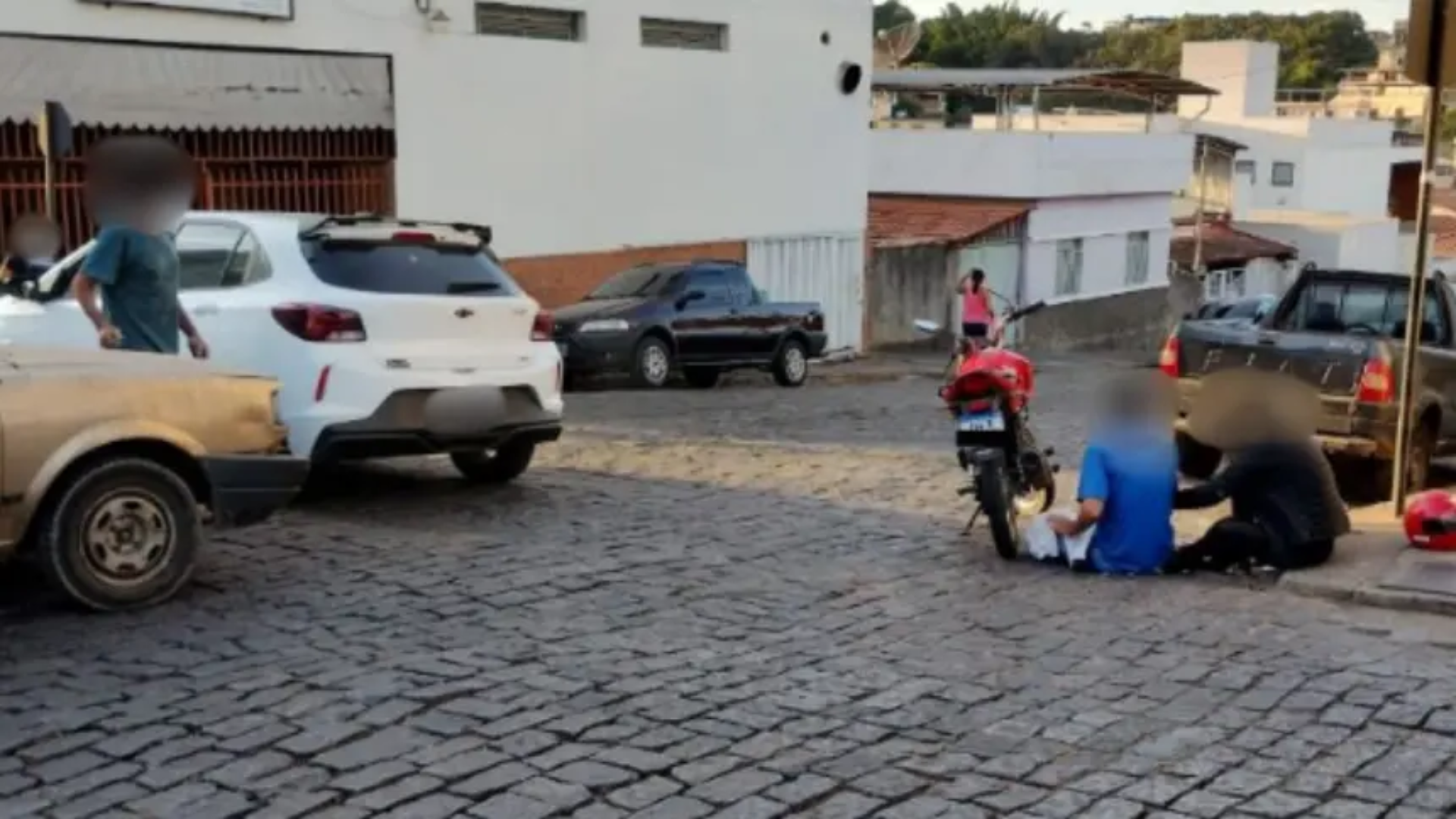 Acidente em Formiga Deixa Motociclista e Garupa Feridos.