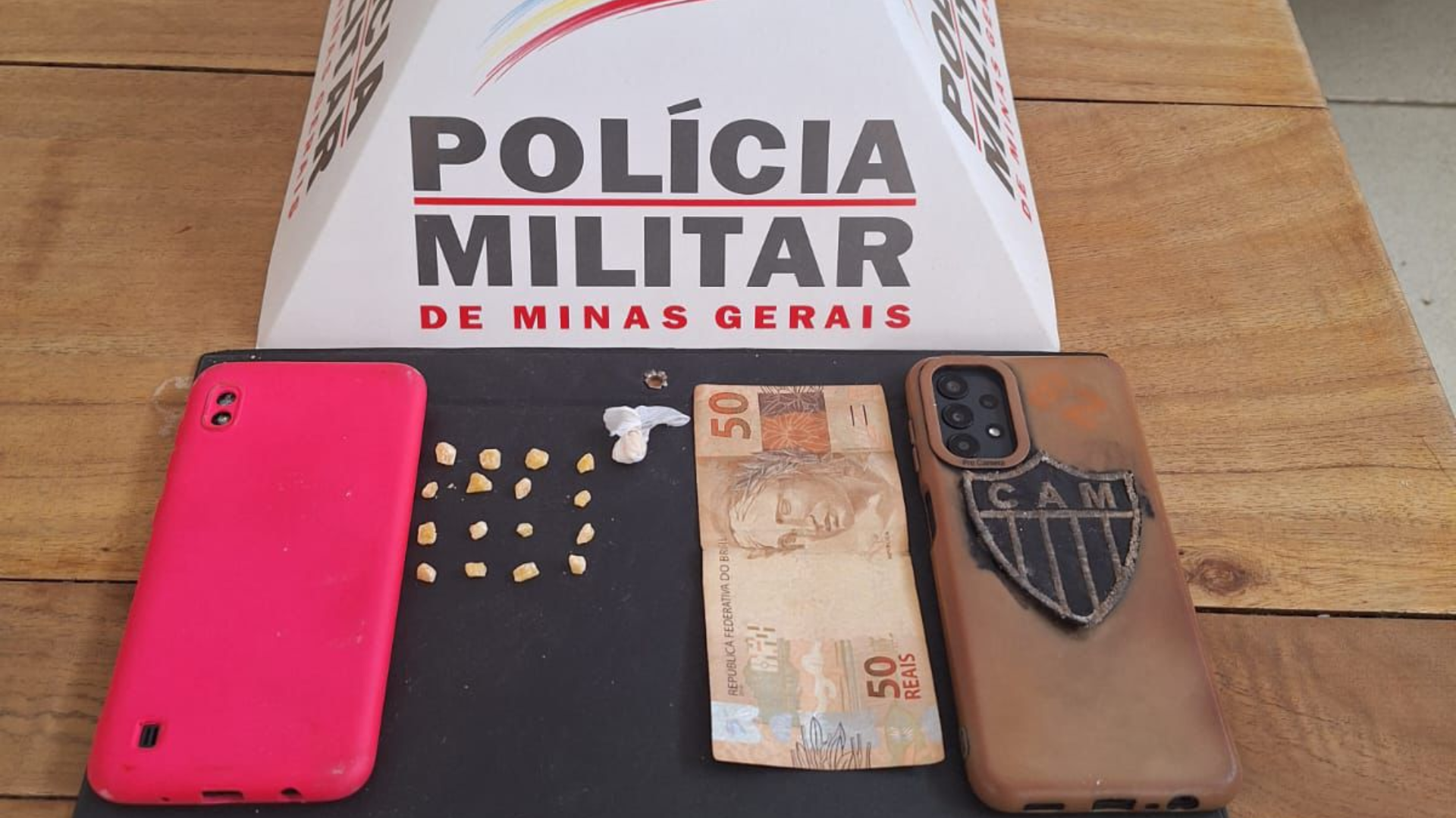 Polícia Militar Prende Jovem por Tráfico de Drogas em Bambuí.